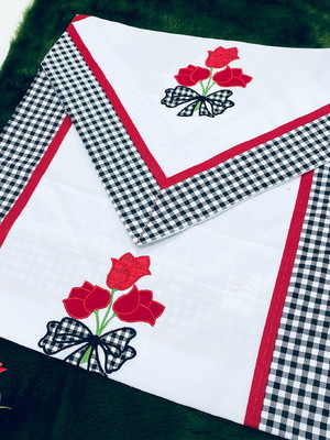 Caminho de mesa + toalhinha