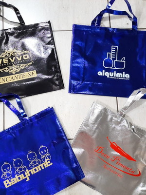 65 sacola tnt metalizado gravada bolsa metalica pequena