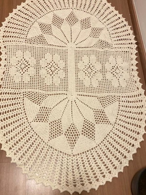 Tapete oval de crochê