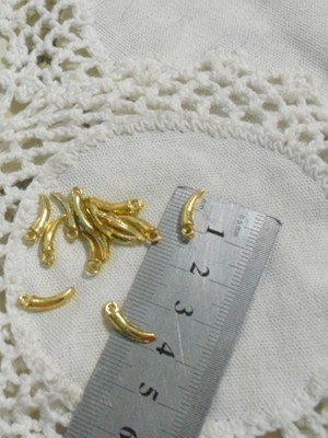 Pingente dourado de pimenta dente chifre berloque 200 pçs