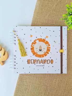 Livro do bebê leão leo