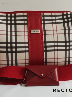 Bolsa tiracolo média berry