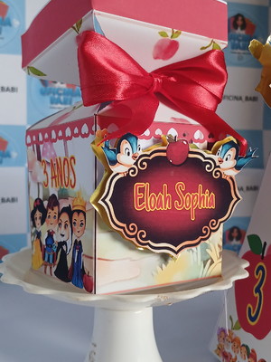 Caixa meia bala branca de neve