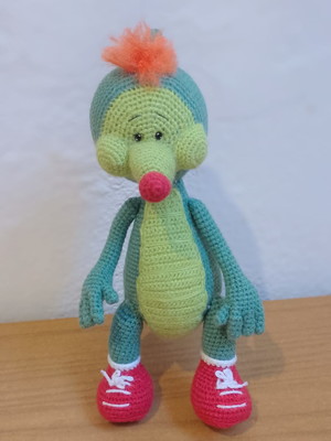 Dragão verde em amigurumi
