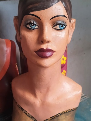 Busto feminino tamanho grande melindrosa