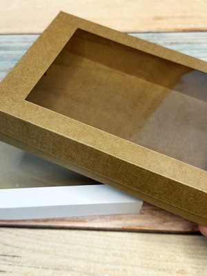 Caixa embalagem presente branco kraft 21x13x5cm com visor