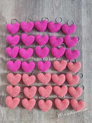 Chaveiro de coração amigurumi (5 cm) para lembrancinha