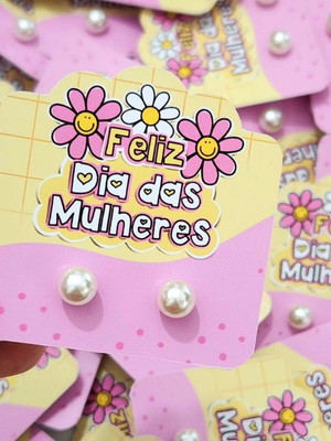 Card e brinco pérola dia da mulher