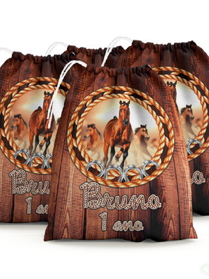 Sacolinha saquinho lembrancinha cavalo haras fundo madeira