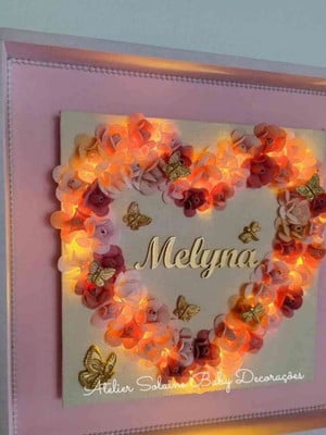 Quadro porta maternidade floral com led