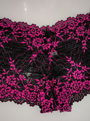 Calça shortinho em renda