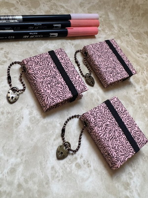 Kit com 3 post it chaveiro com pingente