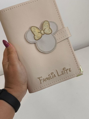 Porta passaporte família personalizado (para 4 passaportes)