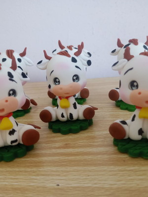 Vaquinhas em biscuit kit com 10 unidades