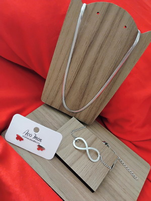 Kit com cordão (fita) pulseira e brinco em aço inoxidavel hi