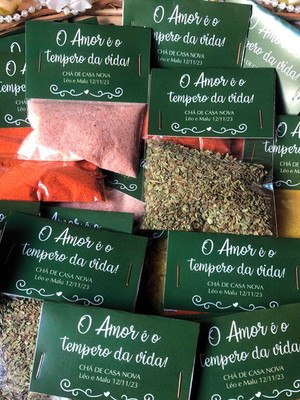 30 saquinhos com temperos com solapa personalizada