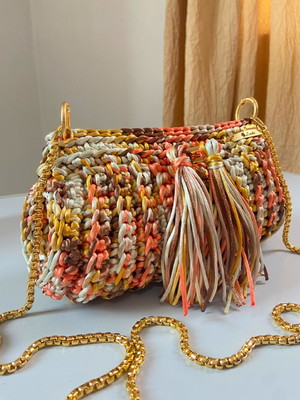 Bolsa em fio de seda
