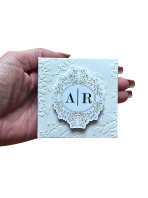 Caixa bem casado com monograma 7x7x3 cm