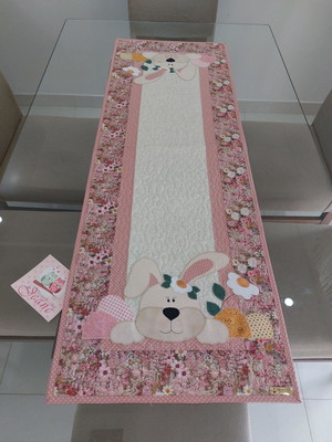 Trilho de mesa páscoa coelha