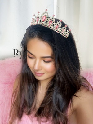 Coroa debutante tiara festa 15 anos prata com pink