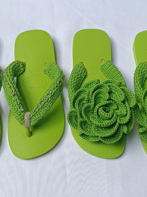 Havaianas customizada com crochê