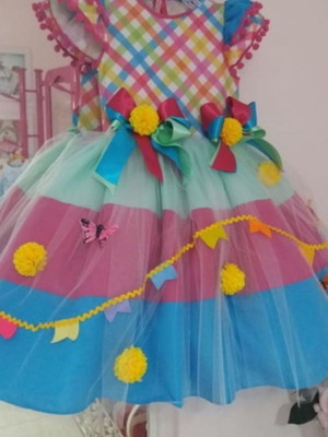 Vestido festa junina bandeirinha