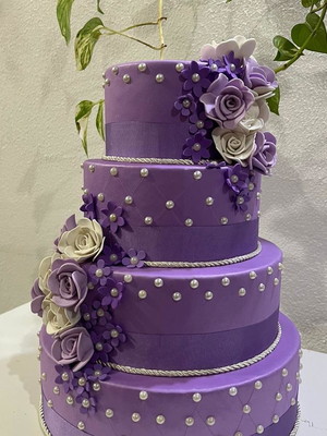 Bolo fake 15 anos lilás floral