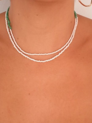 Colar miçanga verde e branco