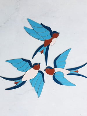 Trio de andorinhas em mdf pintado a mão