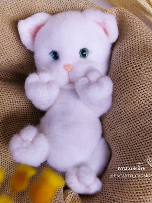 Gatinho articulado em croche (amigurumi)