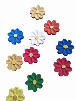 Kit com 20 flores em madeira maciça, medindo 6,5 cm
