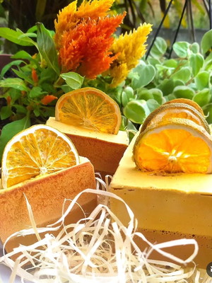 Sabonete natural açafrão e laranja xô espinhas e foliculite