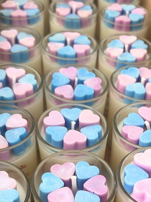 Lembrancinhas de vela aromática - 70g com coração decorativo