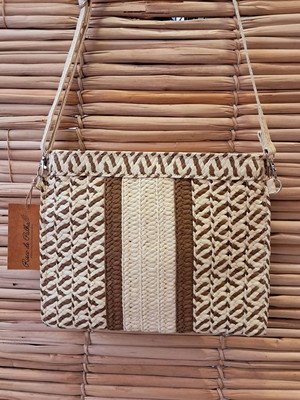 Bolsa carteira de palha