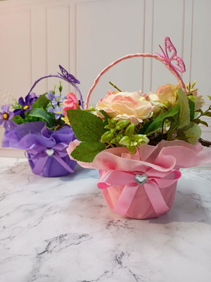 Arranjo de flores artificiais para mesas