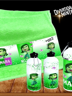 Kit toalhinha com garrafa personalizada