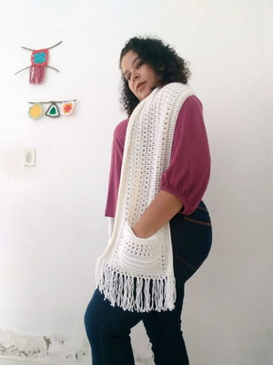 Cachecol com bolsos crochê