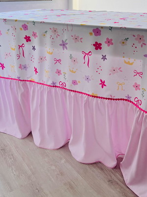 Toalha de mesa com babados até o chão