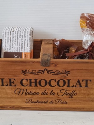Caixa de madeira rústica vintage estilo antigo chocolate