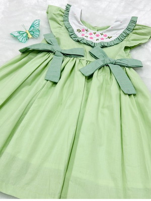 Vestido-bordado a mão- 3 anos