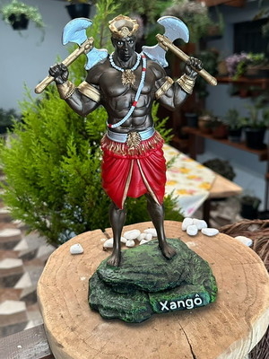 Imagem de xangô em resina 26 cm