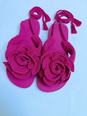 Havaianas customizada com crochê