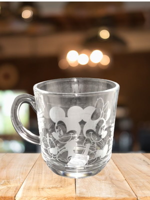 Caneca de café com leite, chá e chocolate- tudo do seu jeito