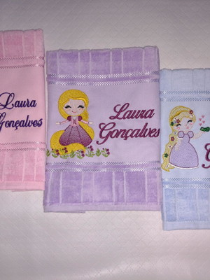 Kit 3 toalha de boca bordada com nome + brinde
