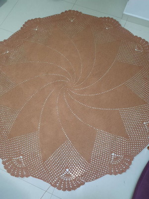 Toalha redonda em crochê boho marrom clara