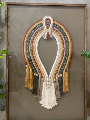 Cocar textil com quadro