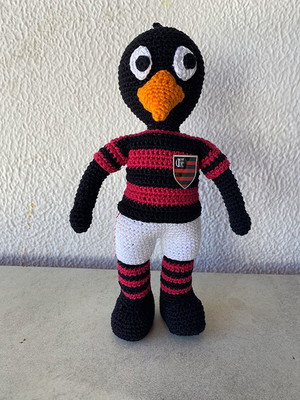 Urubu do flamengo em crochê