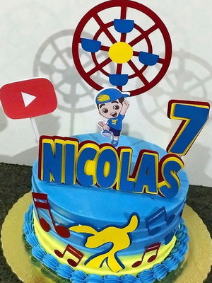 Topo de bolo lucas neto
