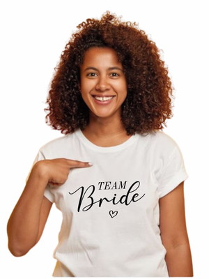 Camiseta e baby look branca - team bride escrita preta