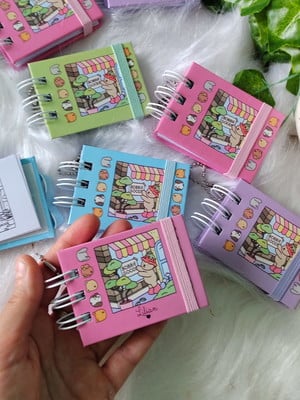 Pronta entrega /chaveiro mini bobbie goods/ livro de colorir